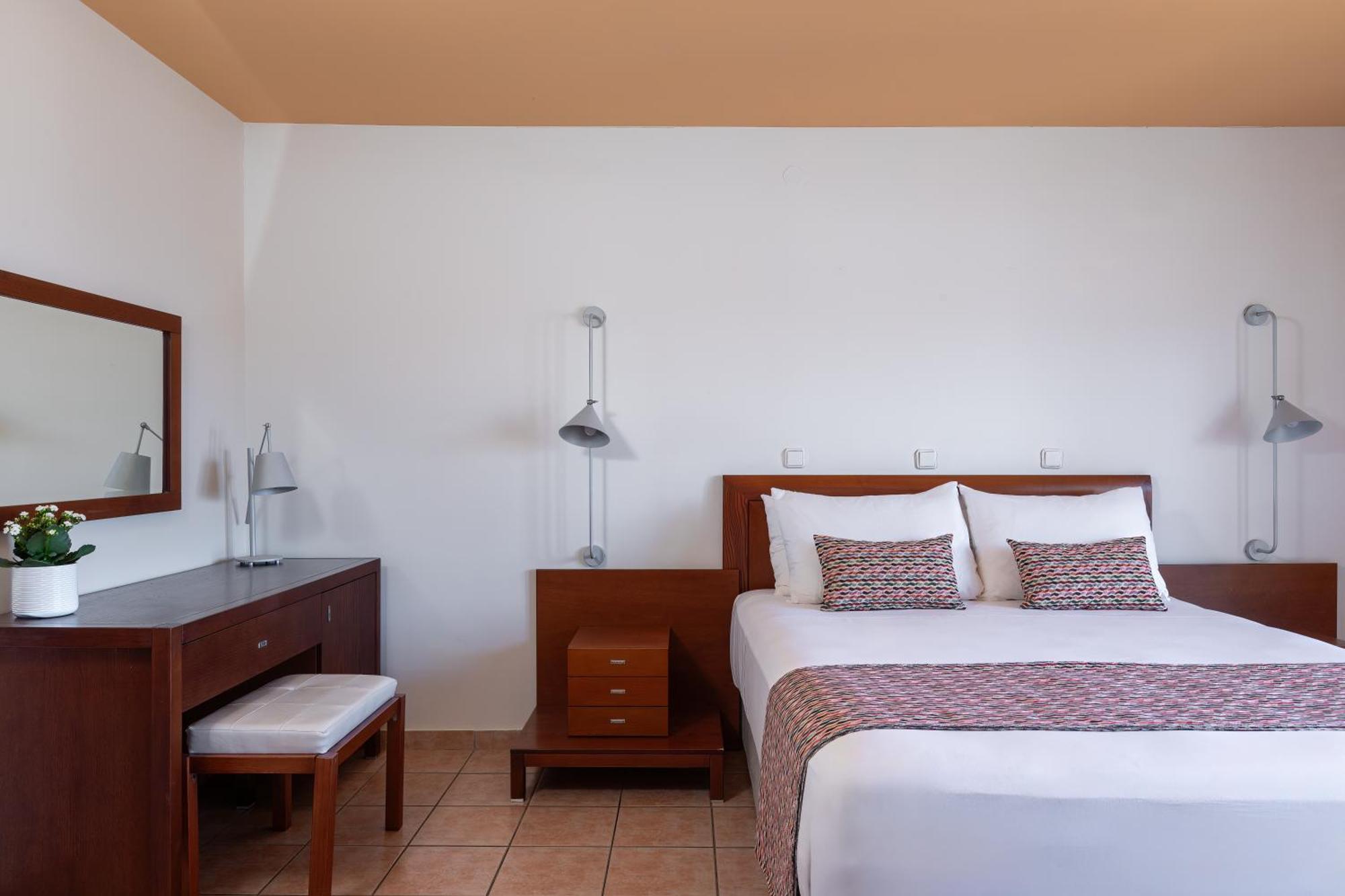 Flisvos Royal Hotel & Suites Tolón Esterno foto